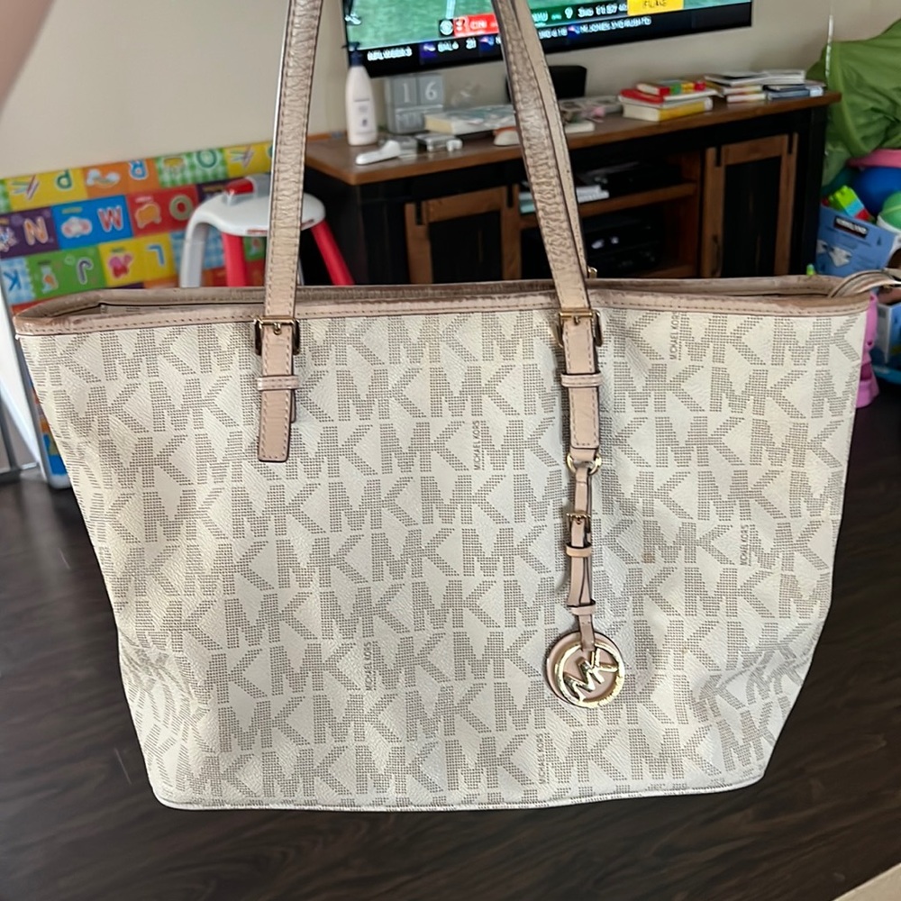 Michael Kors Jet Set Travel Tote